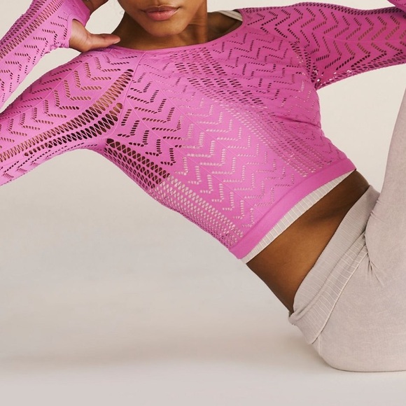 FREE PEOPLE PERFORATION NATION MESH LONG SLEEVE WORKOUT TOP ML PINK - Picture 3 of 4